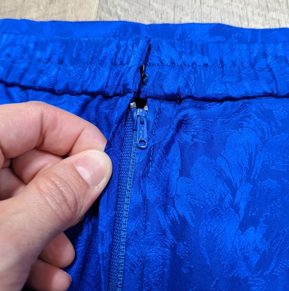 Royal Blue Floral Print 100% Silk Skirt - Picture 8 of 9